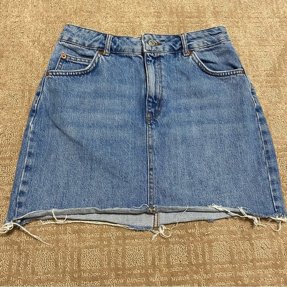 Topshop Dresses & Skirts - Top Shop Moto Denim Mini Skirt Size 6